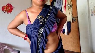 Bored_Indian_Housewife_begs__in_Hindi_with_Eng_subtitles Hindi clear voice