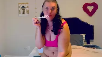Chunky BIG BEAUTIFUL WOMAN Licks Bubbles!