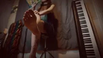 Giantess Reads you a Bedtime Story * Love Her Feet ASMR