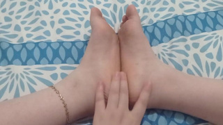 I masturbates with my feet - pinay