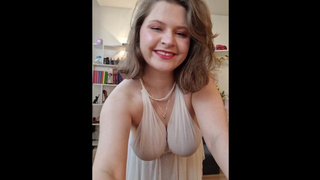 curvy Marilyn Monroe dances for you