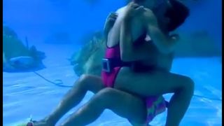 Bellezze Al Bagno Underwater Kiss