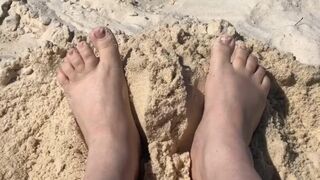 Get Nude on the Beach with me - Feet Fetish