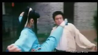 Kung Fu Woman Fighter gives to Bastard a Lesson