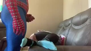 Spiderman Meets Gwen Stacy