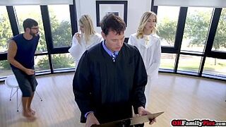 Thin blonde youngster stepsister Haley Reed poked by bro during choir practice